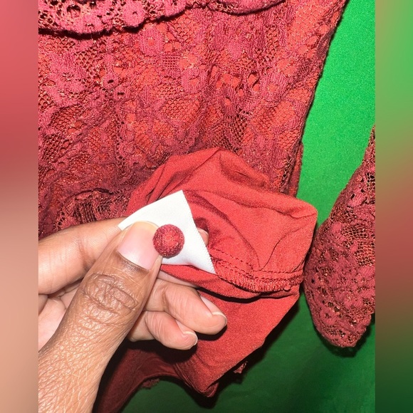 Saylor Celia Elegant Burgundy Lace Dress size XS - Picture 10 of 11